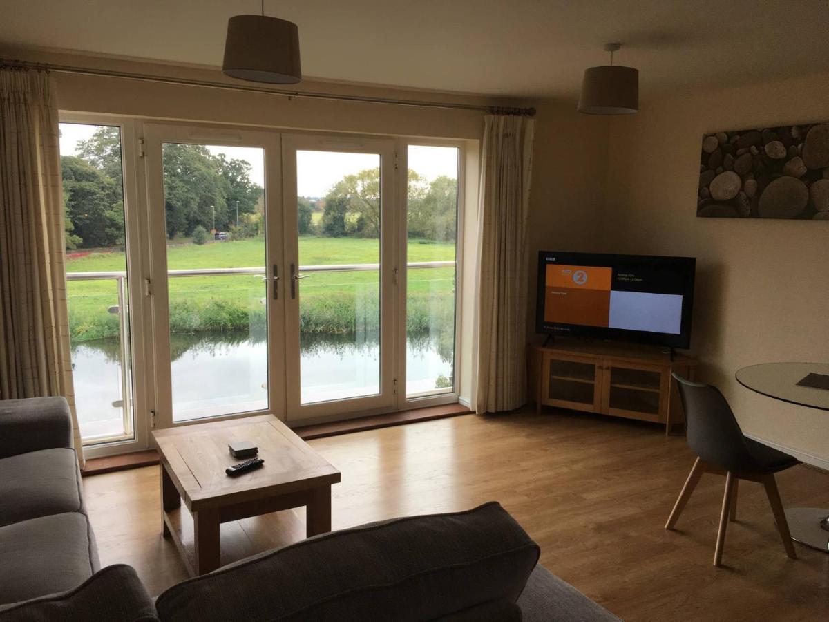 Penthouse Apartment On The River - 65 Skipper Way Сент Неотс Екстериор снимка